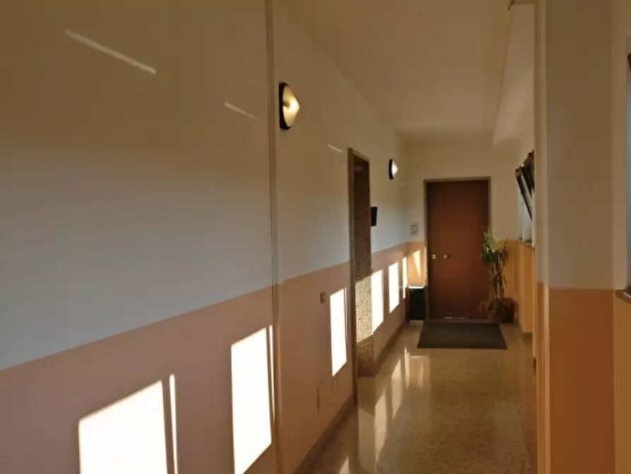 Immagine 12 di Ufficio in vendita  in via passo napoleone a Sant'ambrogio Di Valpolicella