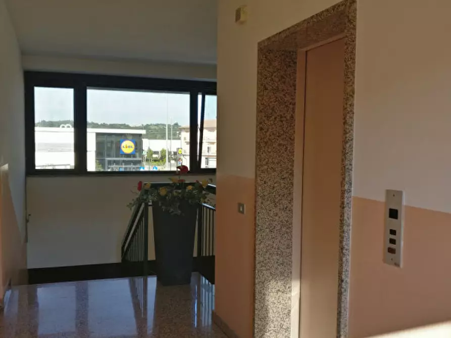 Immagine 17 di Ufficio in vendita  in via passo napoleone a Sant'ambrogio Di Valpolicella