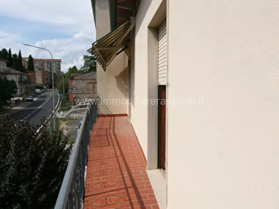 Immagine 7 di Casa indipendente in vendita  a Sinalunga