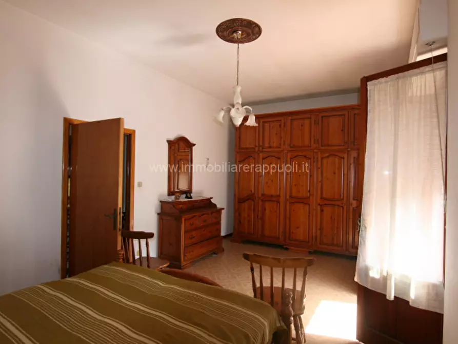 Immagine 8 di Casa indipendente in vendita  a Sinalunga