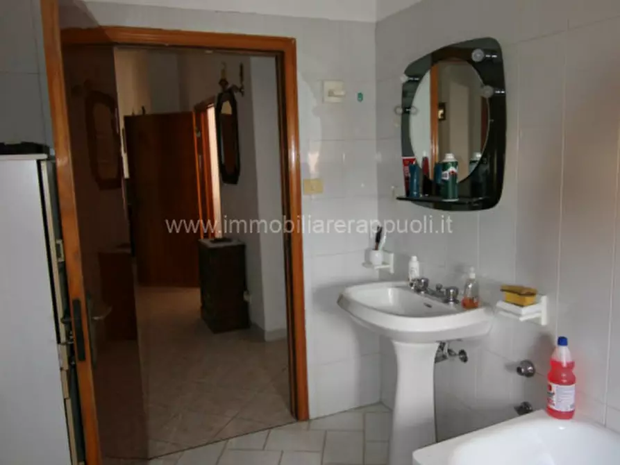 Immagine 18 di Casa indipendente in vendita  a Sinalunga