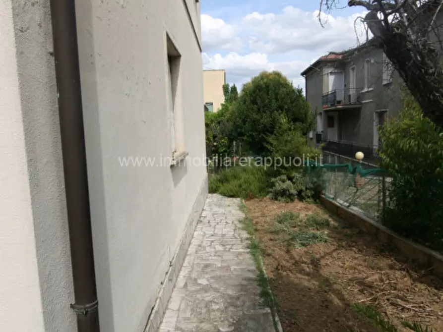 Immagine 26 di Casa indipendente in vendita  a Sinalunga