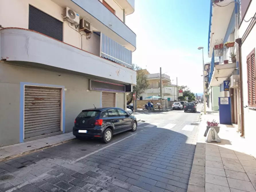 Immagine 5 di Negozio in vendita  in VIA CALDERA a Barcellona Pozzo Di Gotto