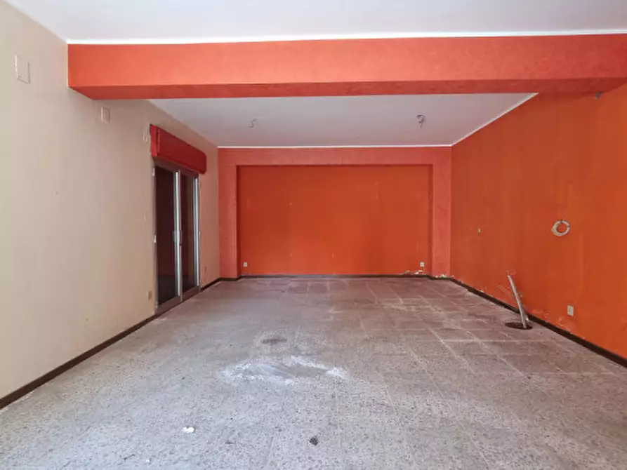 Immagine 6 di Negozio in vendita  in VIA CALDERA a Barcellona Pozzo Di Gotto