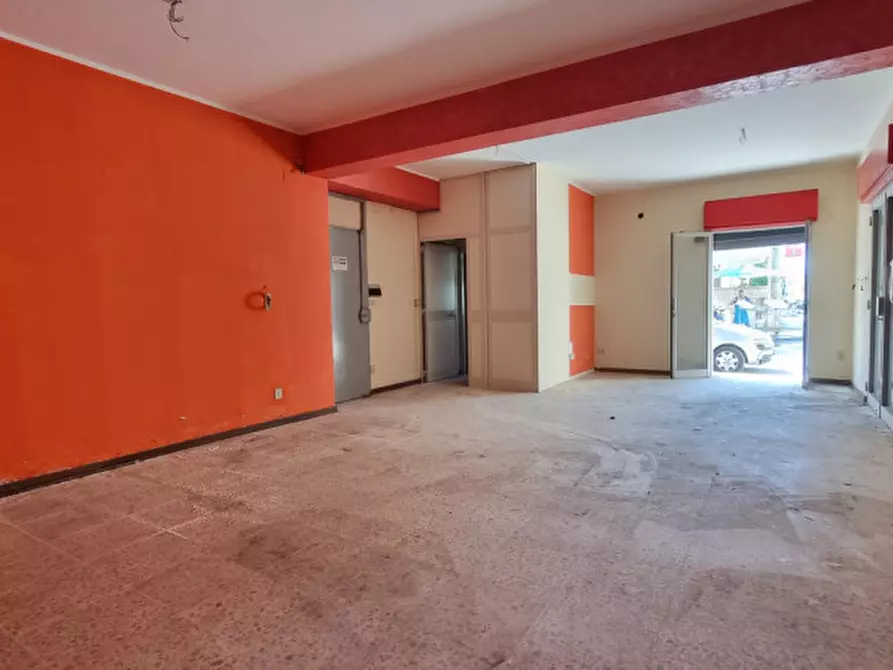 Immagine 9 di Negozio in vendita  in VIA CALDERA a Barcellona Pozzo Di Gotto