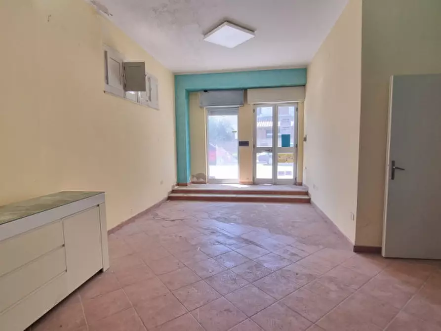 Immagine 3 di Negozio in vendita  in vico caldera a Barcellona Pozzo Di Gotto