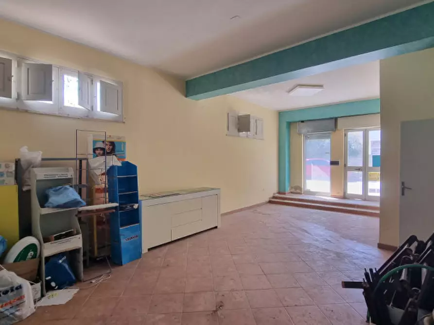 Immagine 4 di Negozio in vendita  in vico caldera a Barcellona Pozzo Di Gotto