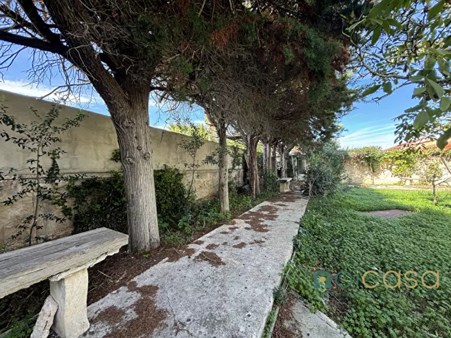 Immagine 8 di Villa in vendita  in via delle betulle 2 a Lecce