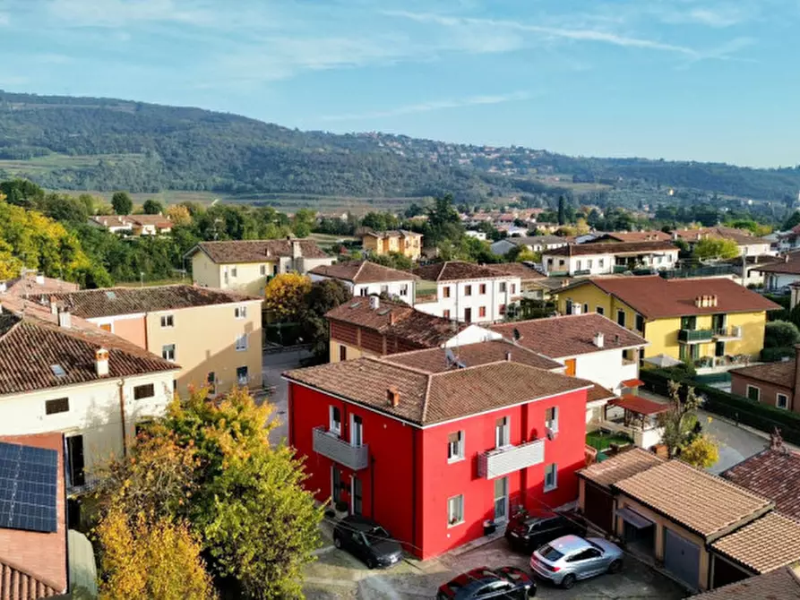 Immagine 1 di Casa bifamiliare in vendita  in VIA SANTA MARIA a Negrar