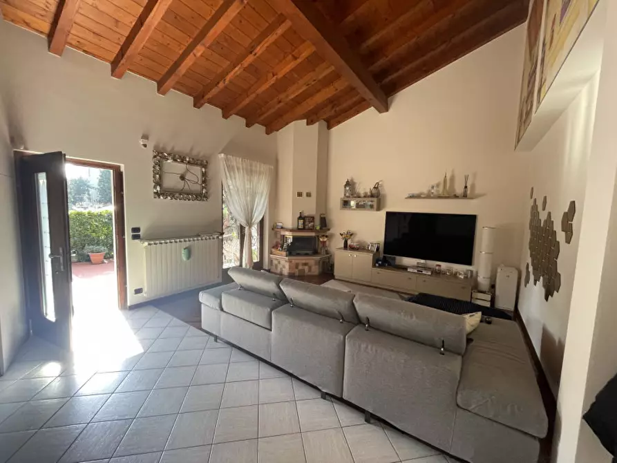 Immagine 4 di Villa in vendita  in via strada dei quarti 41 a Calcinato