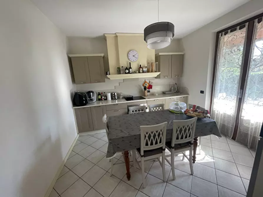 Immagine 6 di Villa in vendita  in via strada dei quarti 41 a Calcinato