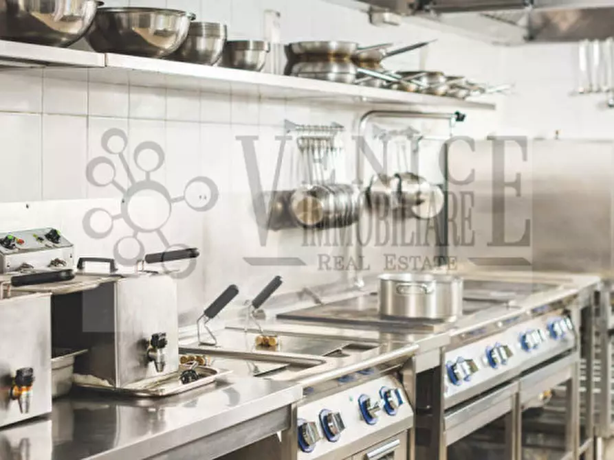 Immagine 4 di Attività commerciale in vendita  a Noale