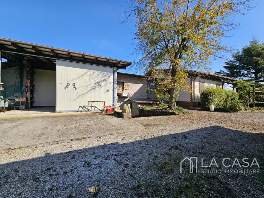 Immagine 35 di Villa in vendita  in Via Mazzini,7 a Valvasone Arzene