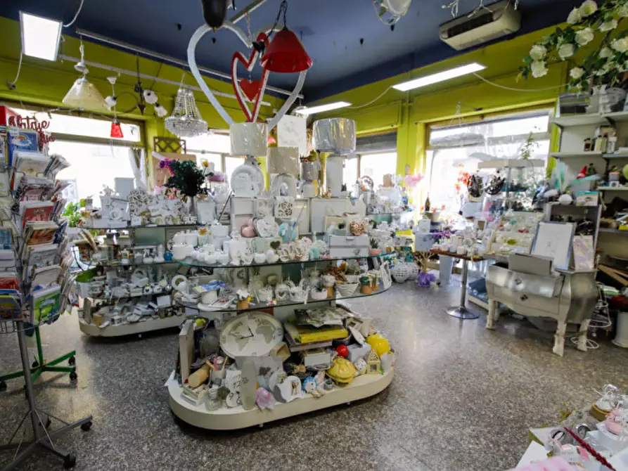 Immagine 6 di Negozio in vendita  in via gianni micheletto 2 a Feletto