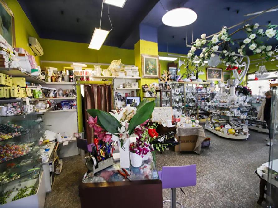 Immagine 12 di Negozio in vendita  in via gianni micheletto 2 a Feletto