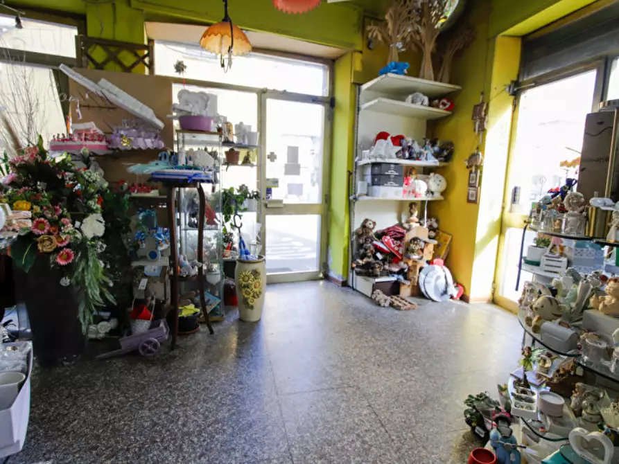 Immagine 23 di Negozio in vendita  in via gianni micheletto 2 a Feletto