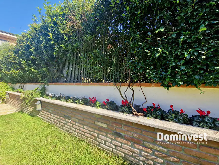 Immagine 40 di Villa in vendita  in Via Vicovaro a Guidonia Montecelio