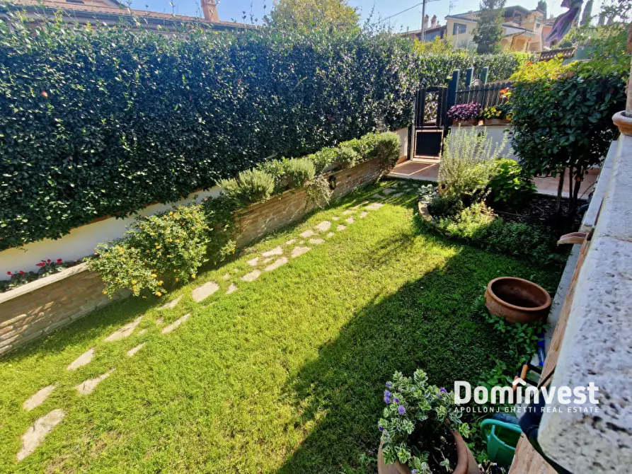 Immagine 41 di Villa in vendita  in Via Vicovaro a Guidonia Montecelio