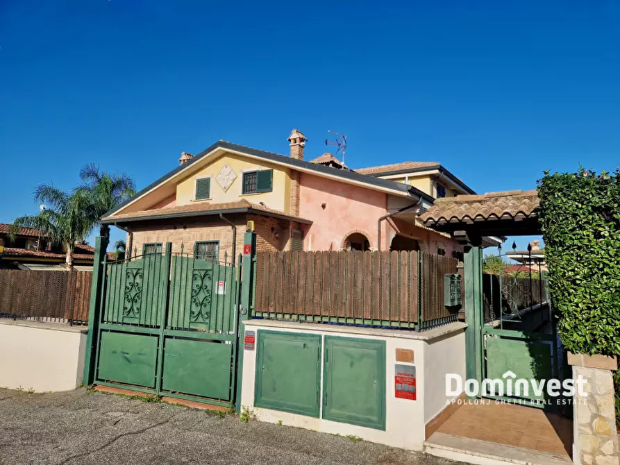 Immagine 45 di Villa in vendita  in Via Vicovaro a Guidonia Montecelio