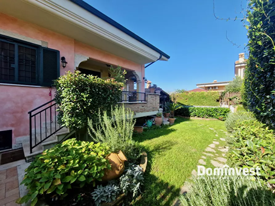 Immagine 46 di Villa in vendita  in Via Vicovaro a Guidonia Montecelio