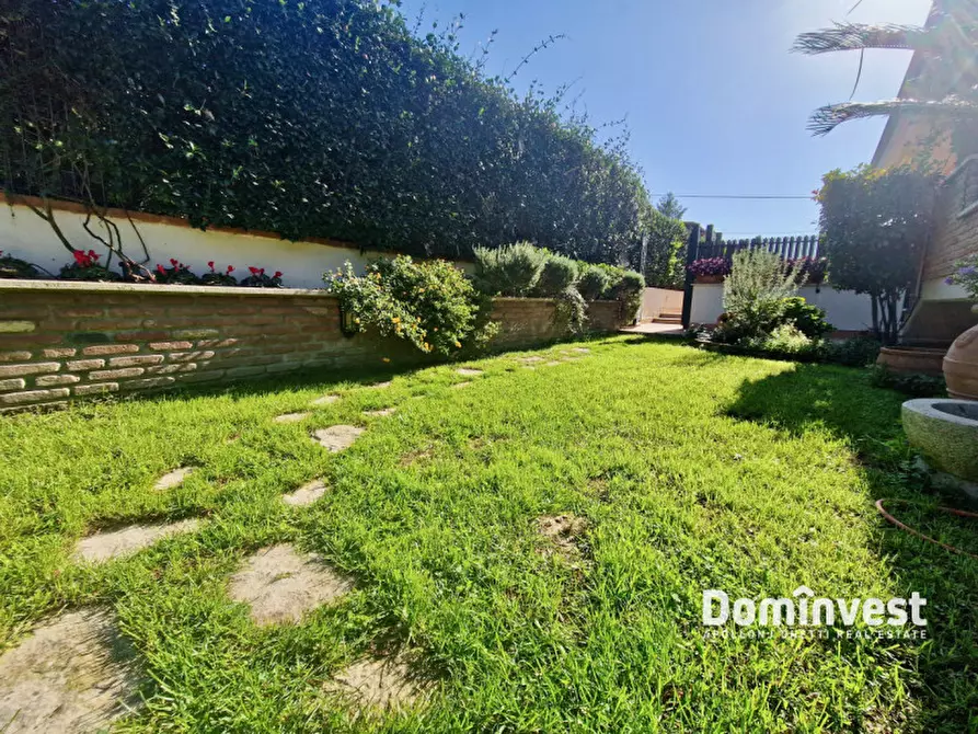 Immagine 47 di Villa in vendita  in Via Vicovaro a Guidonia Montecelio