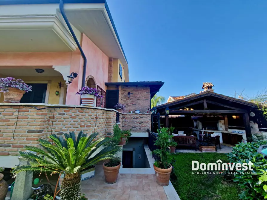 Immagine 83 di Villa in vendita  in Via Vicovaro a Guidonia Montecelio