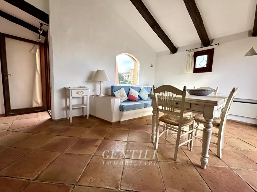 Immagine 3 di Appartamento in vendita  a Arzachena