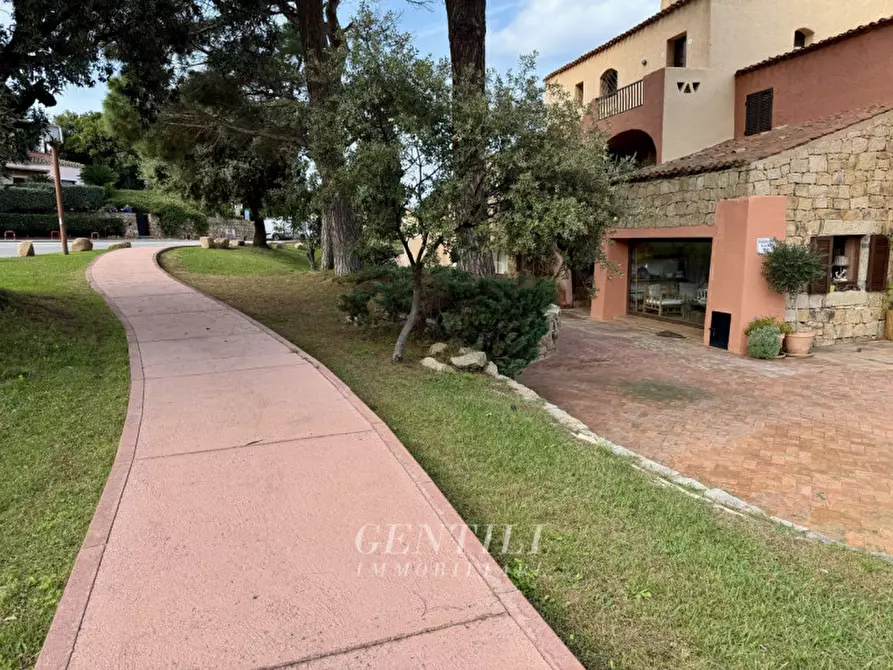 Immagine 33 di Appartamento in vendita  a Arzachena