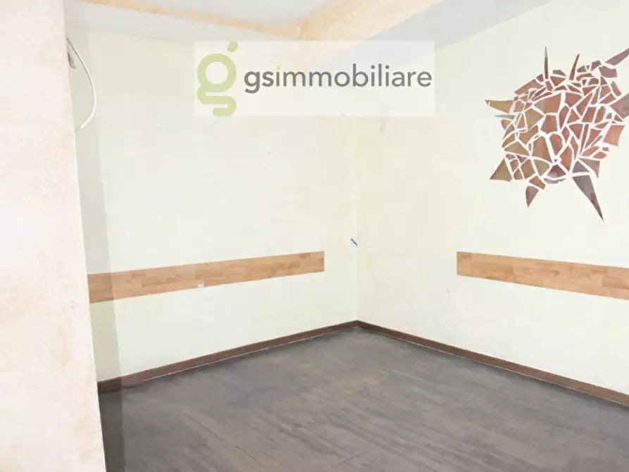 Immagine 4 di Negozio in vendita  in via dante a Brescia