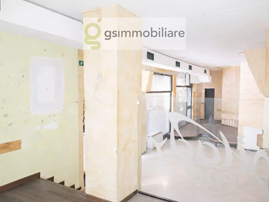 Immagine 5 di Negozio in vendita  in via dante a Brescia