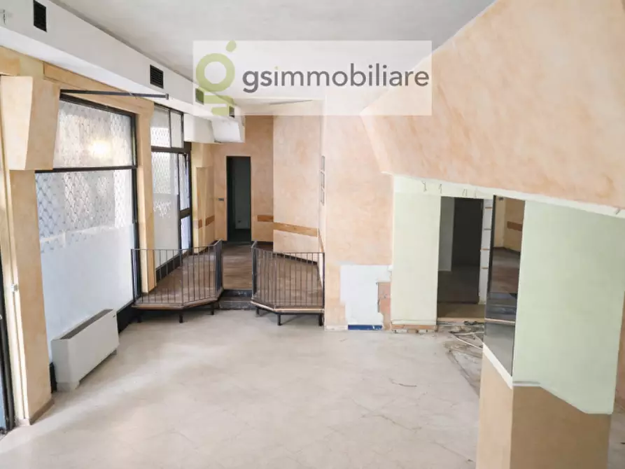 Immagine 6 di Negozio in vendita  in via dante a Brescia