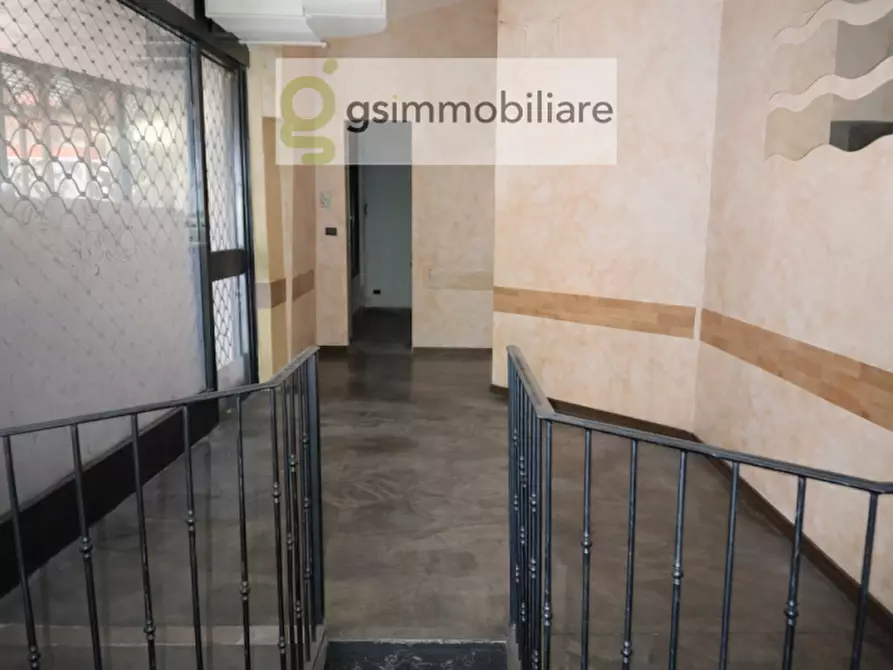 Immagine 16 di Negozio in vendita  in via dante a Brescia