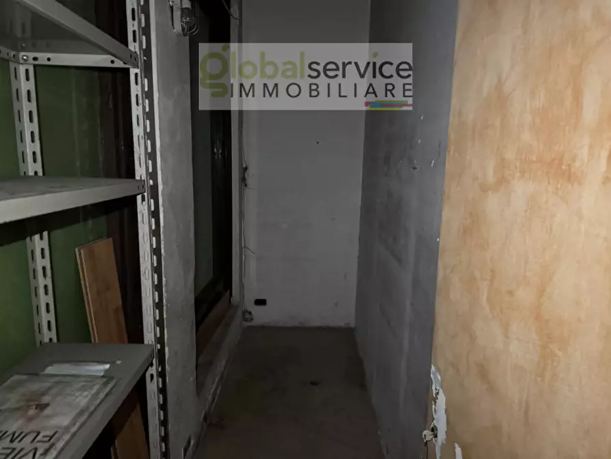 Immagine 18 di Negozio in vendita  in via dante a Brescia