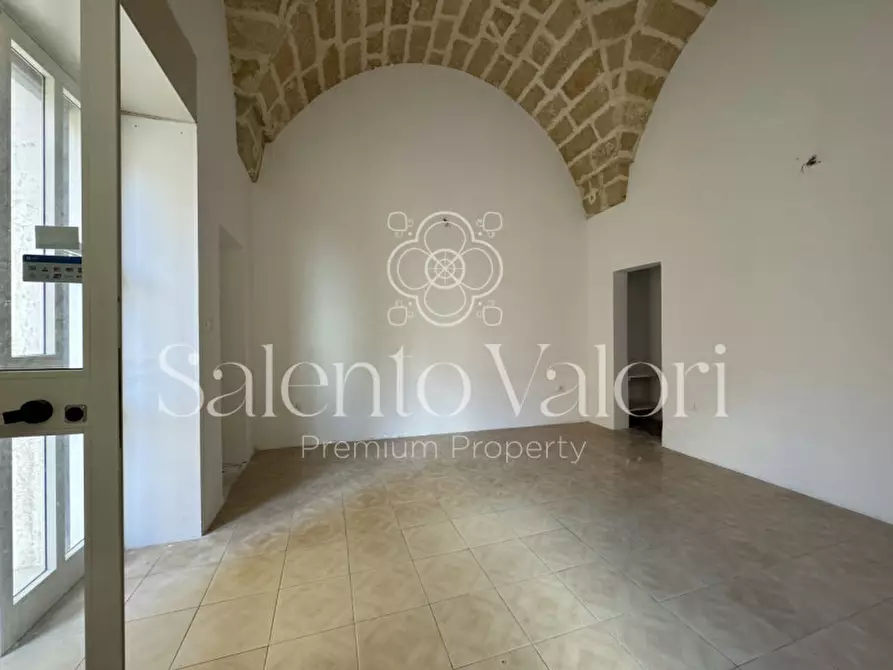 Immagine 11 di Negozio in affitto  in Via Padre Serafino 12 a Parabita