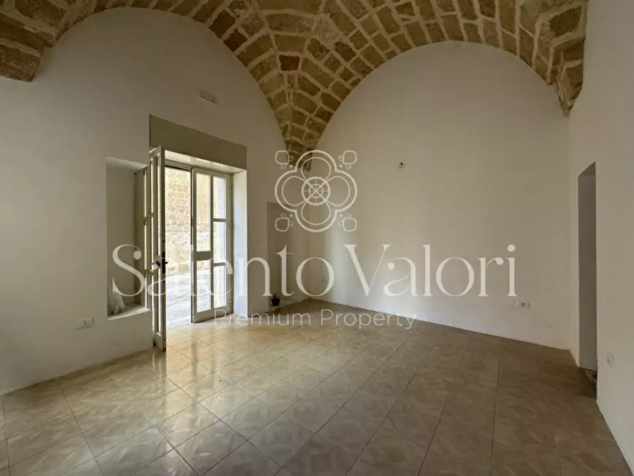 Immagine 12 di Negozio in affitto  in Via Padre Serafino 12 a Parabita