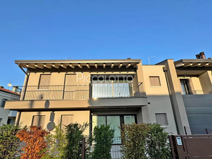 Immagine 2 di Appartamento in vendita  in via Papa Giovanni XXIII a Castelcucco