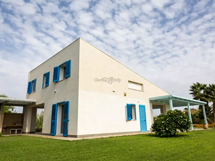 Immagine 10 di Villa in vendita  a Ragusa