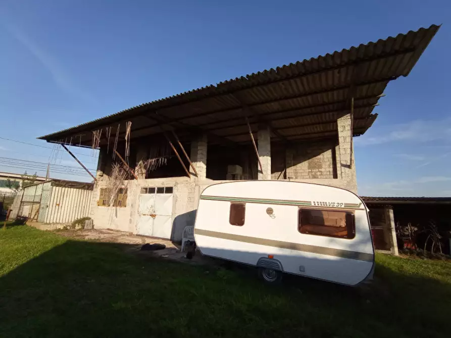 Immagine 6 di Magazzino in vendita  in Via Valbona a Soave