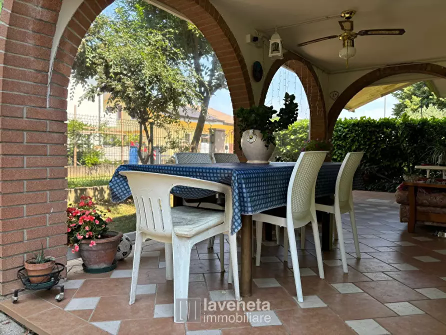 Immagine 28 di Casa bifamiliare in vendita  in via tintoretto a Eraclea