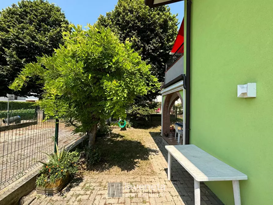 Immagine 32 di Casa bifamiliare in vendita  in via tintoretto a Eraclea