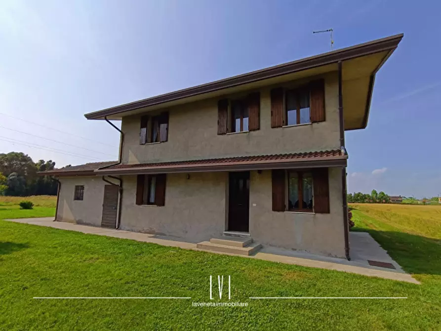 Immagine 1 di Casa indipendente in vendita  in Via Piave Nuovo 47 a Jesolo