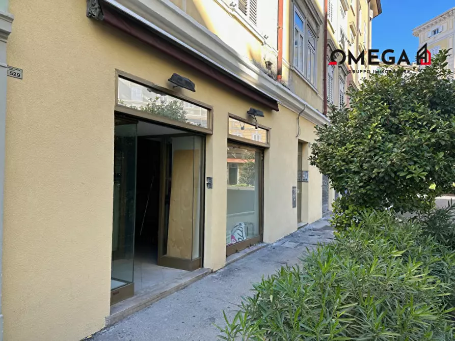 Immagine 3 di Negozio in vendita  in Via Ponziana, 3 a Trieste