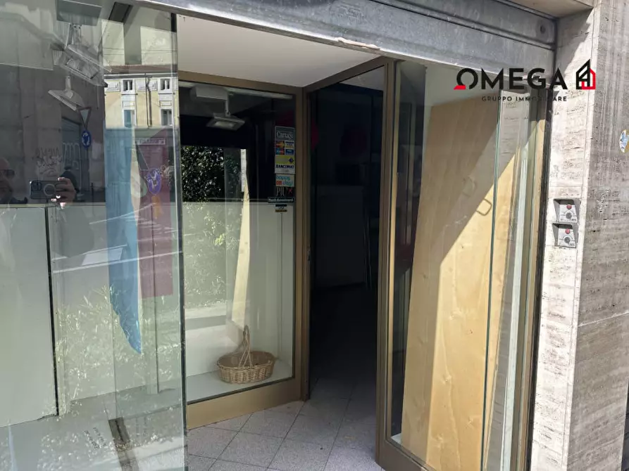 Immagine 4 di Negozio in vendita  in Via Ponziana, 3 a Trieste