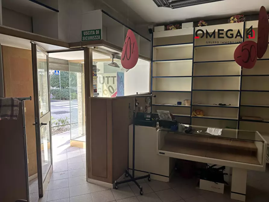 Immagine 5 di Negozio in vendita  in Via Ponziana, 3 a Trieste