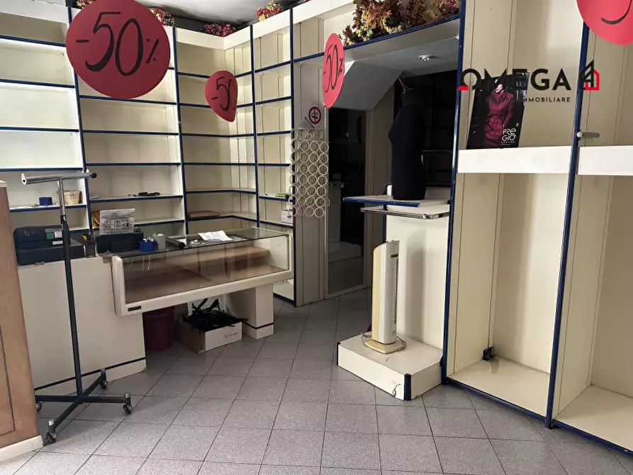 Immagine 6 di Negozio in vendita  in Via Ponziana, 3 a Trieste