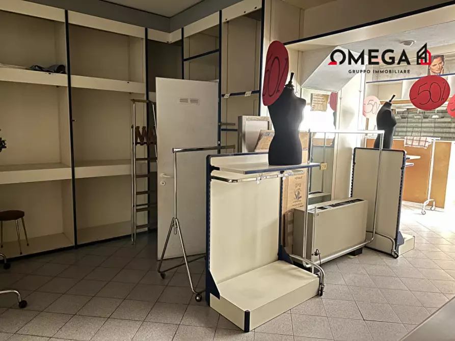 Immagine 9 di Negozio in vendita  in Via Ponziana, 3 a Trieste