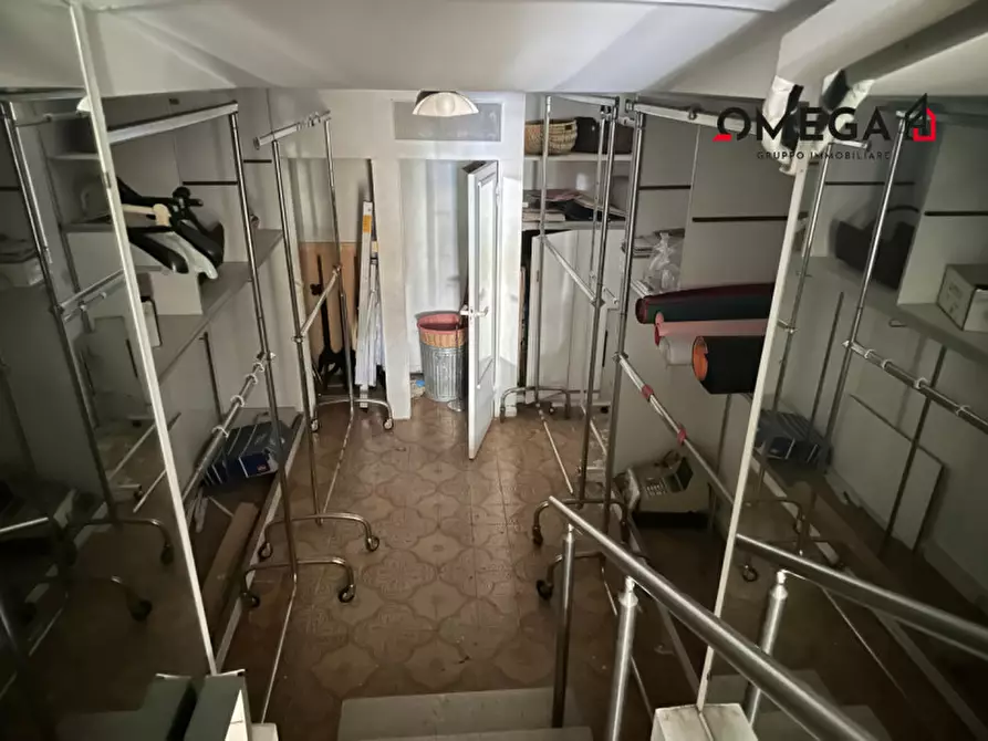 Immagine 10 di Negozio in vendita  in Via Ponziana, 3 a Trieste