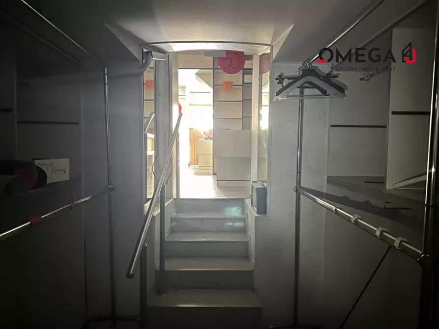 Immagine 11 di Negozio in vendita  in Via Ponziana, 3 a Trieste