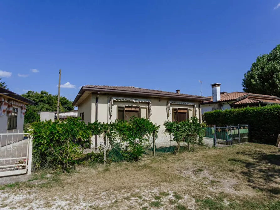 Immagine 1 di Casa indipendente in vendita  in Via Marconi, 11 a Tribano