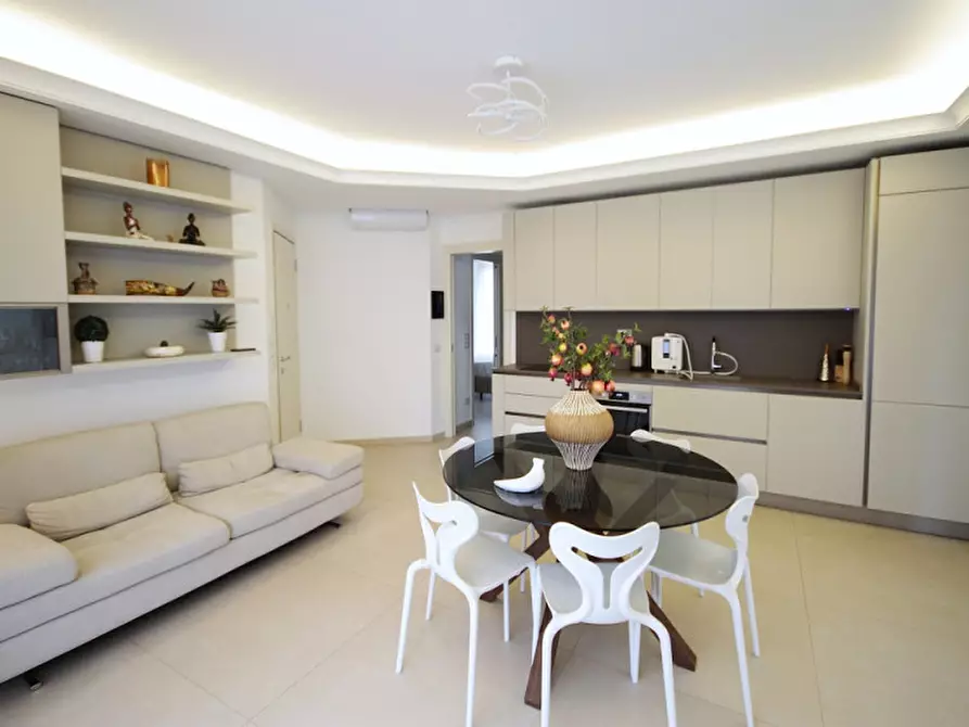 Immagine 7 di Appartamento in vendita  in via San Gallo a Rimini